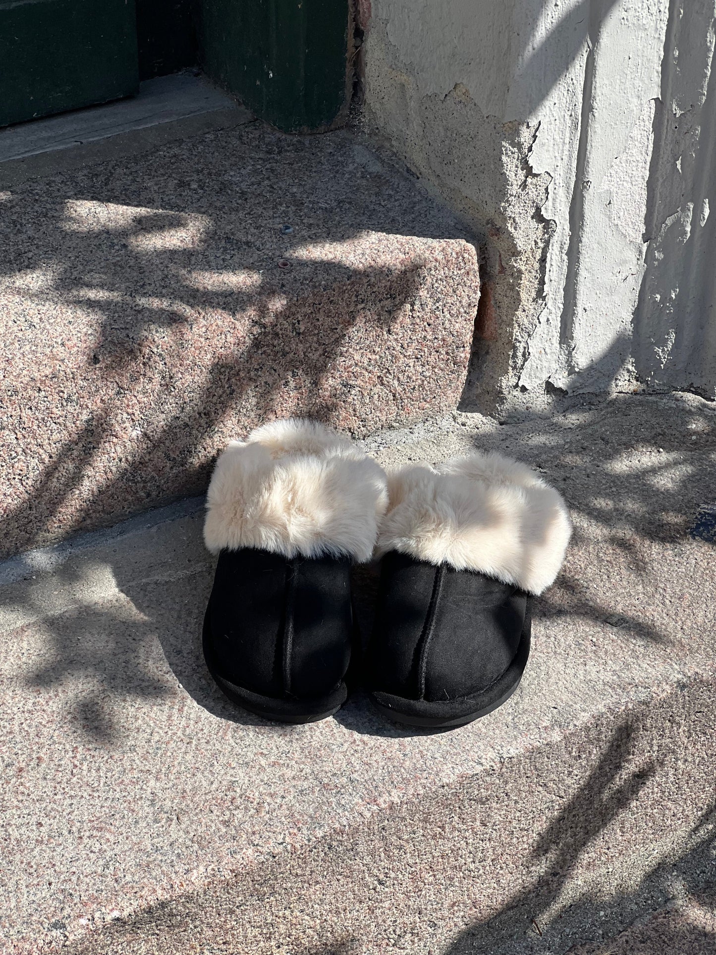 Moroni slippers - Black